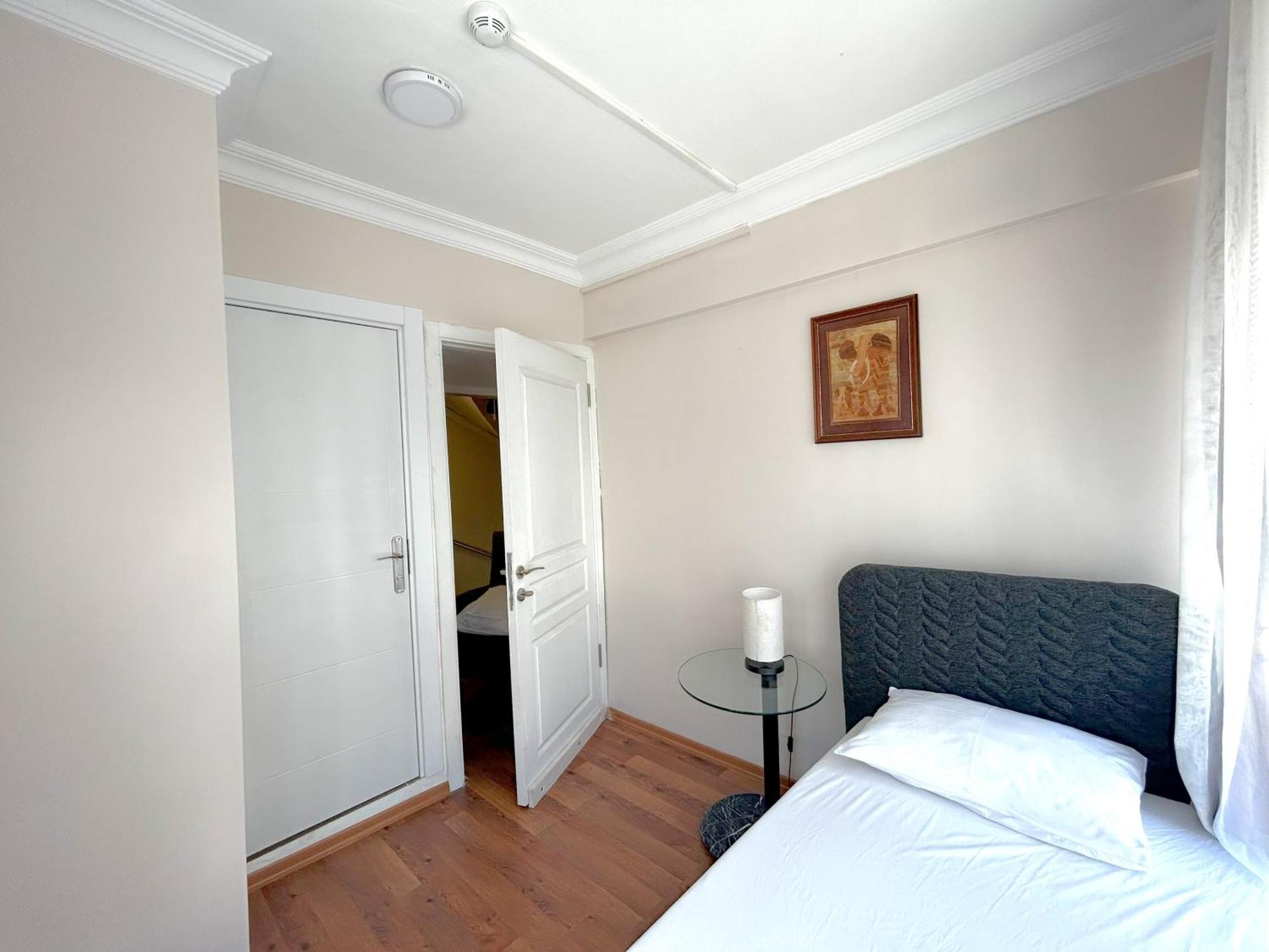 Meydan Pansiyon Uskudar Hotell Istanbul Exteriör bild