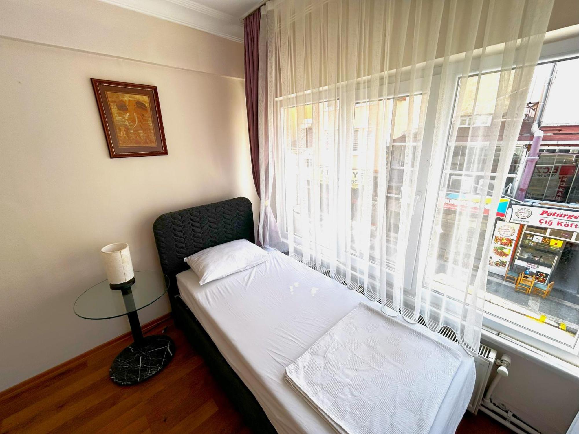 Meydan Pansiyon Uskudar Hotell Istanbul Exteriör bild